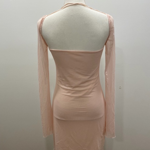 Elegant Pink Long Sleeve Dress - Picture 3 of 4